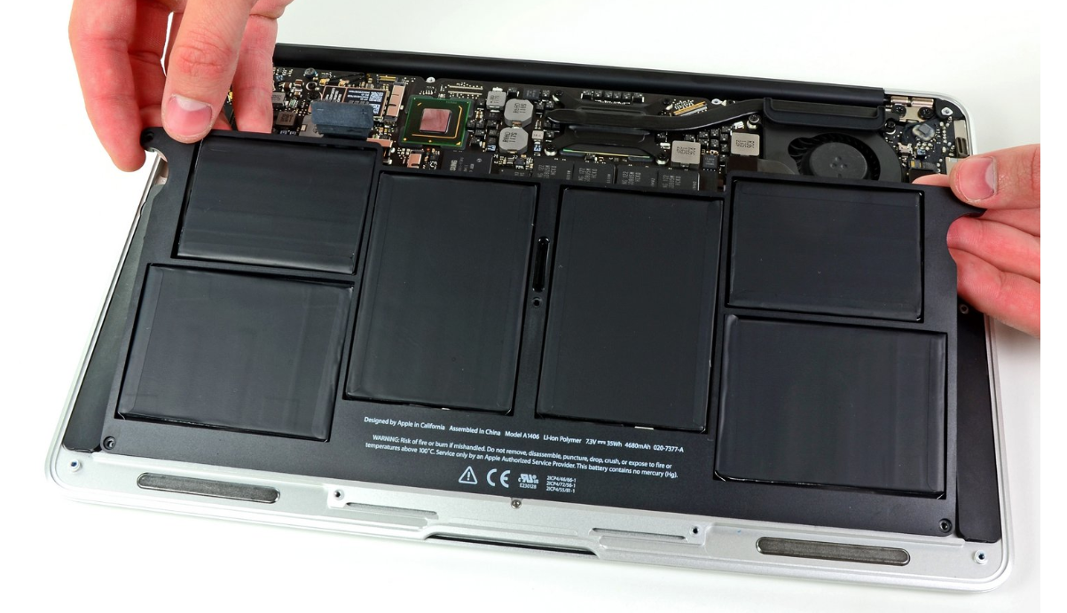Remplacement batterie MacBook gonflée