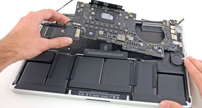 Diagnostic carte mère MacBook remplacement
